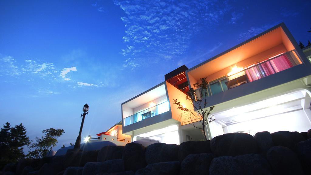 Blue & White Pension นัมแฮ ภายนอก รูปภาพ