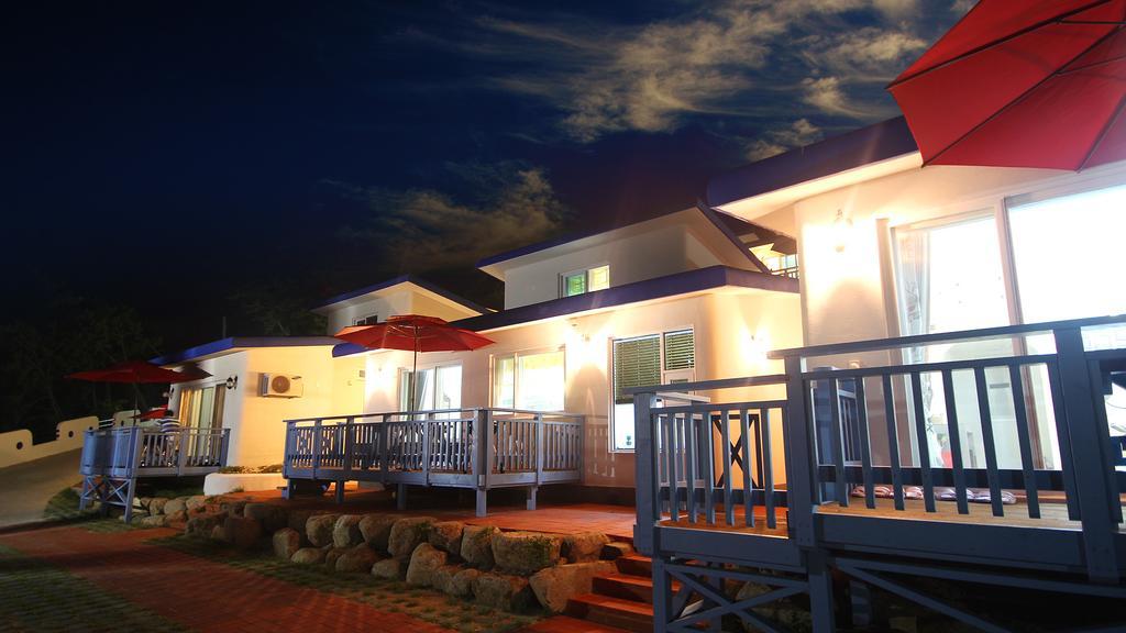 Blue & White Pension นัมแฮ ภายนอก รูปภาพ